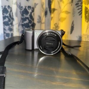 Sony a5000 silver digital camera with 16-50 lens